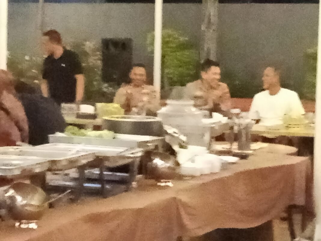 Kapolres Indramayu Jalin Silaturahmi dengan Insan Pers, Perkuat Sinergi dan Kemitraan Kapolres Indramayu Jalin Silaturahmi dengan Insan Pers, Perkuat Sinergi dan Kemitraan