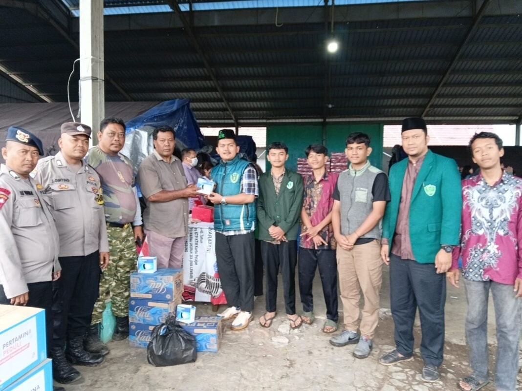PW IPA SUMUT BERSAMA PD IPA KABUPATEN KARO SALURKAN DONASI BAGI WARGA TERDAMPAK ERUPSI GUNUNG SINABUNGG PW IPA SUMUT BERSAMA PD IPA KABUPATEN KARO SALURKAN DONASI BAGI WARGA TERDAMPAK ERUPSI GUNUNG SINABUNGG