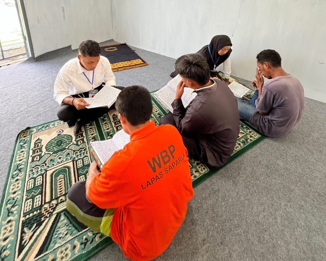 Menata Diri, Warga Binaan Lapas Saparua Perkuat Iman Lewat Pembinaan Rohani Menata Diri, Warga Binaan Lapas Saparua Perkuat Iman Lewat Pembinaan Rohani