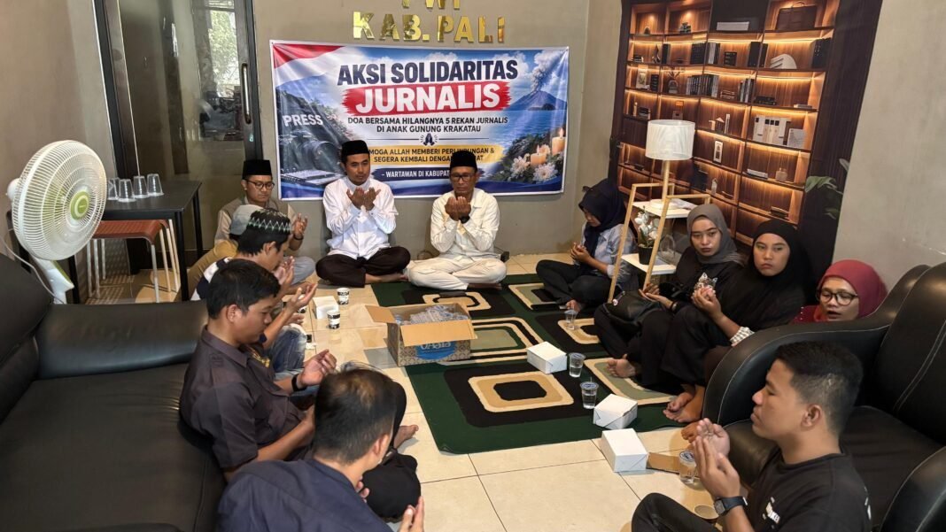 Doa dan Harapan Wartawan PALI untuk Lima Jurnalis yang Hilang di Kawasan Krakatau Doa dan Harapan Wartawan PALI untuk Lima Jurnalis yang Hilang di Kawasan Krakatau