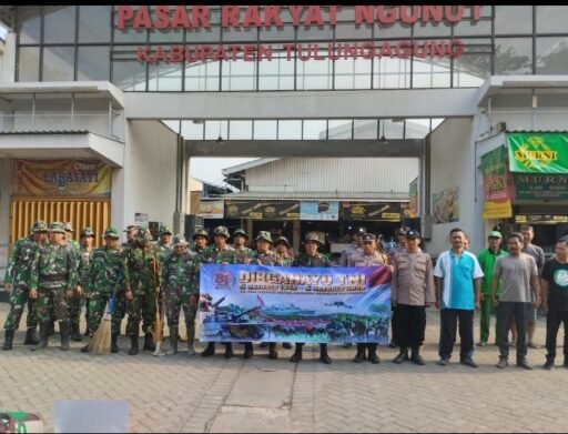HUT Tni Yang Ke 81 Koramil 0807 Ngunut,Kerja Bakti Di Halaman Pasar Ngunut HUT Tni Yang Ke 81 Koramil 0807 Ngunut,Kerja Bakti Di Halaman Pasar Ngunut