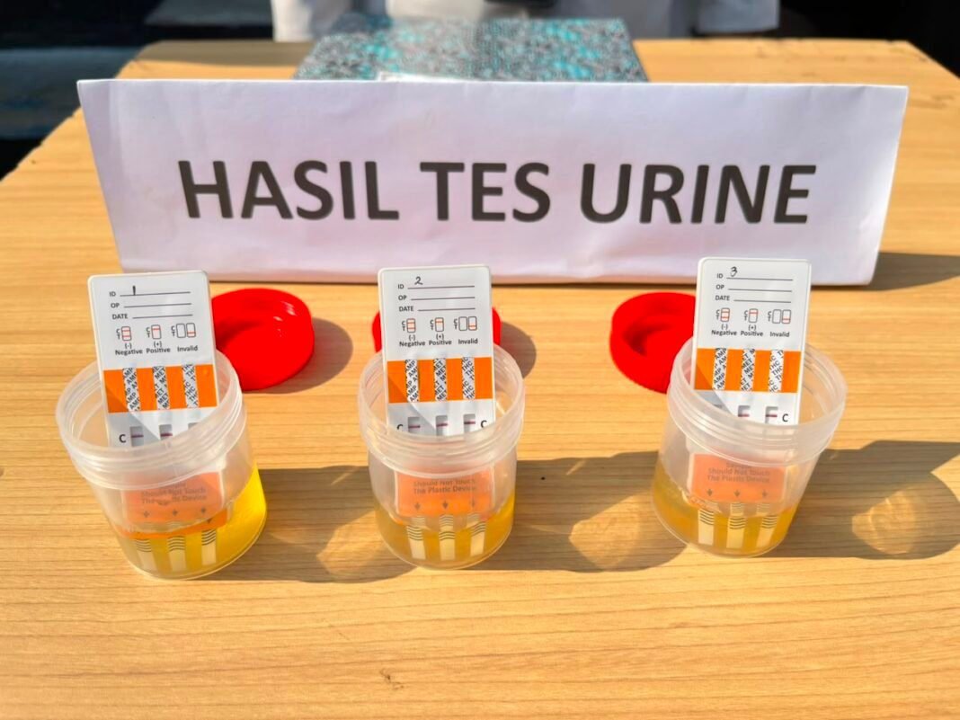 Komitmen Zero Narkoba, Lapas Bandanaira Rutin Tes Urine Warga Binaan dan Petugas Komitmen Zero Narkoba, Lapas Bandanaira Rutin Tes Urine Warga Binaan dan Petugas
