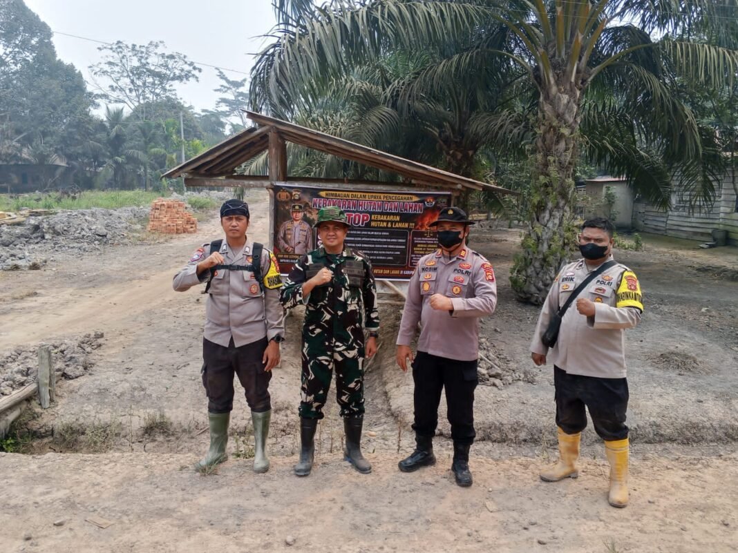 Polsek Bayung Lencir Perkuat Pencegahan Karhutla di Desa Muara Medak Polsek Bayung Lencir Perkuat Pencegahan Karhutla di Desa Muara Medak